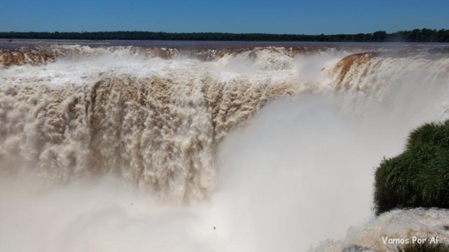 passeios em Puerto Iguazu na Argentina, passeios de bate e volta até puerto iguazú