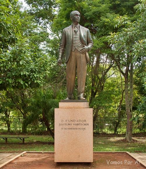 Estátua JK