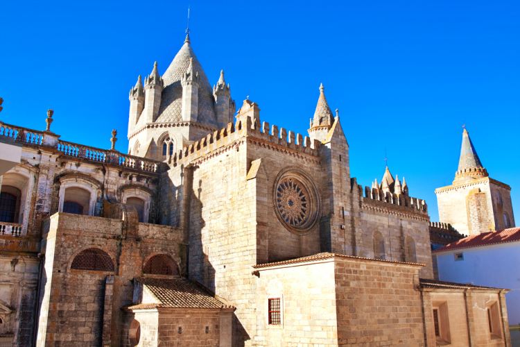 o que fazer em Évora - Roteiro de um dia, catedral de evora, pontos turísticos de evora