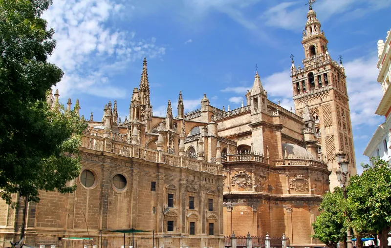 Catedral de Sevilha, um dos principais pontos turísticos de Sevilha e Patrimônio Mundial da UNESCO, um lugar imperdível para quem procura o que fazer em Sevilha em 2 dias