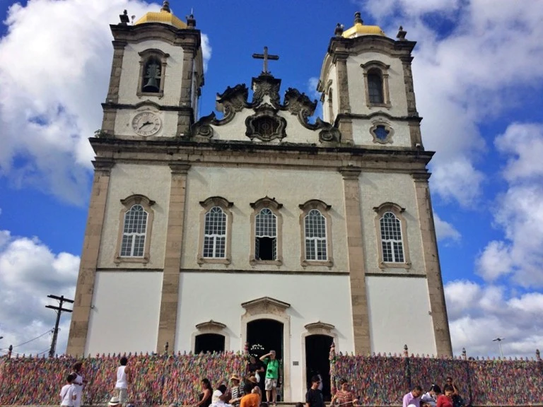 Igreja do Bonfim de Salvador, principais igrejas de Salvador, igreja com fitinhas do Senhor do Bonfim amarradas