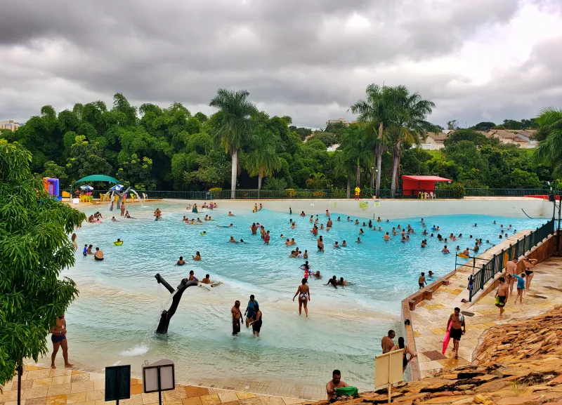 Piscina de Ondas do DiRoma em Caldas Novas