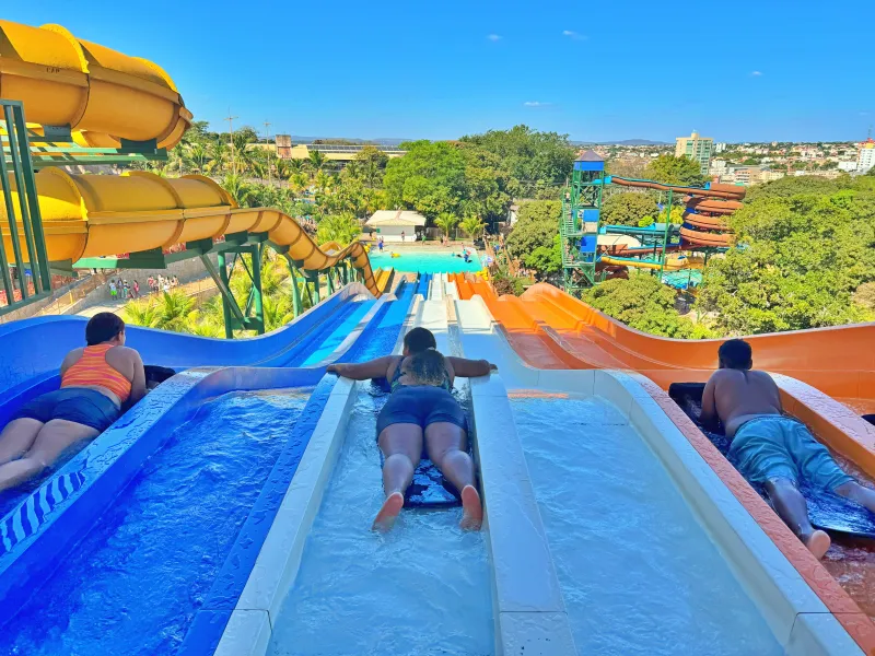 atrações do DiRoma Acqua Park, toboágua com tapete no Acqua Park em Caldas Novas