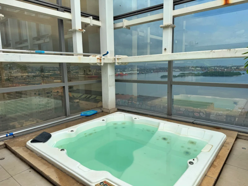 Área de lazer do Novotel RJ Porto Atlântico, jacuzzi na cobertura do novotel Rio de Janeiro