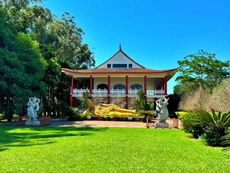 Templo Budista de Foz do Iguaçu, um dos lugares visitados no city tour em Foz do Iguaçu